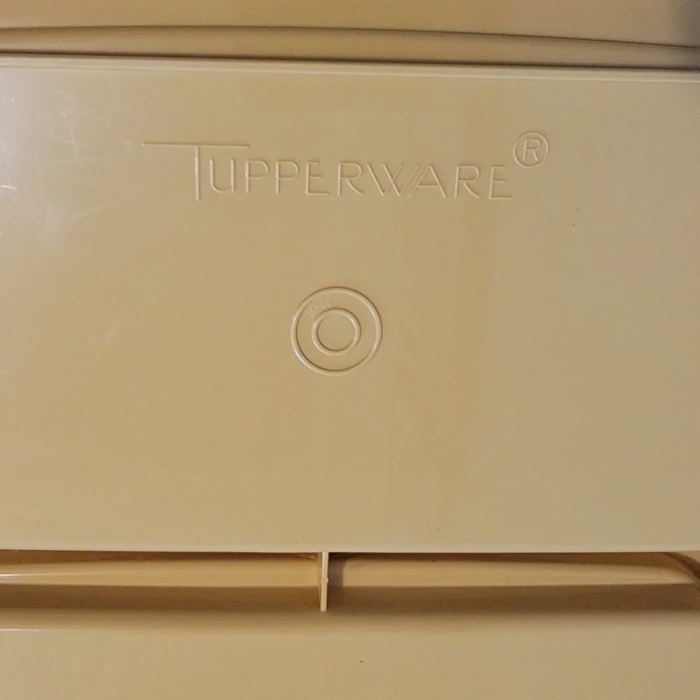 Tuperware vintage tupperware